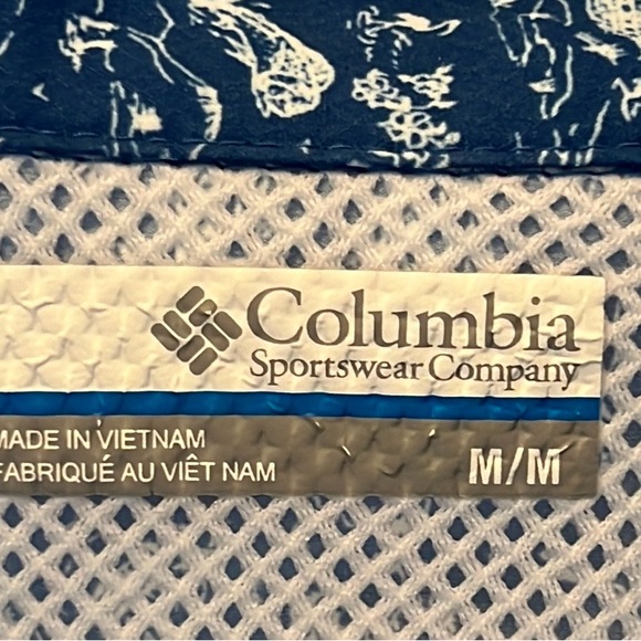 Columbia PFG Performance Fishing Gear shirt. M/M size. Dark rich blue shirt - Picture 2 of 5